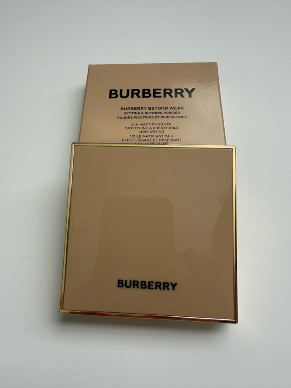 Burberry Compact Powder 02 medium - Picture 3 of 7